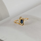 Bague vintage avec saphir et diamants en or jaune 14K