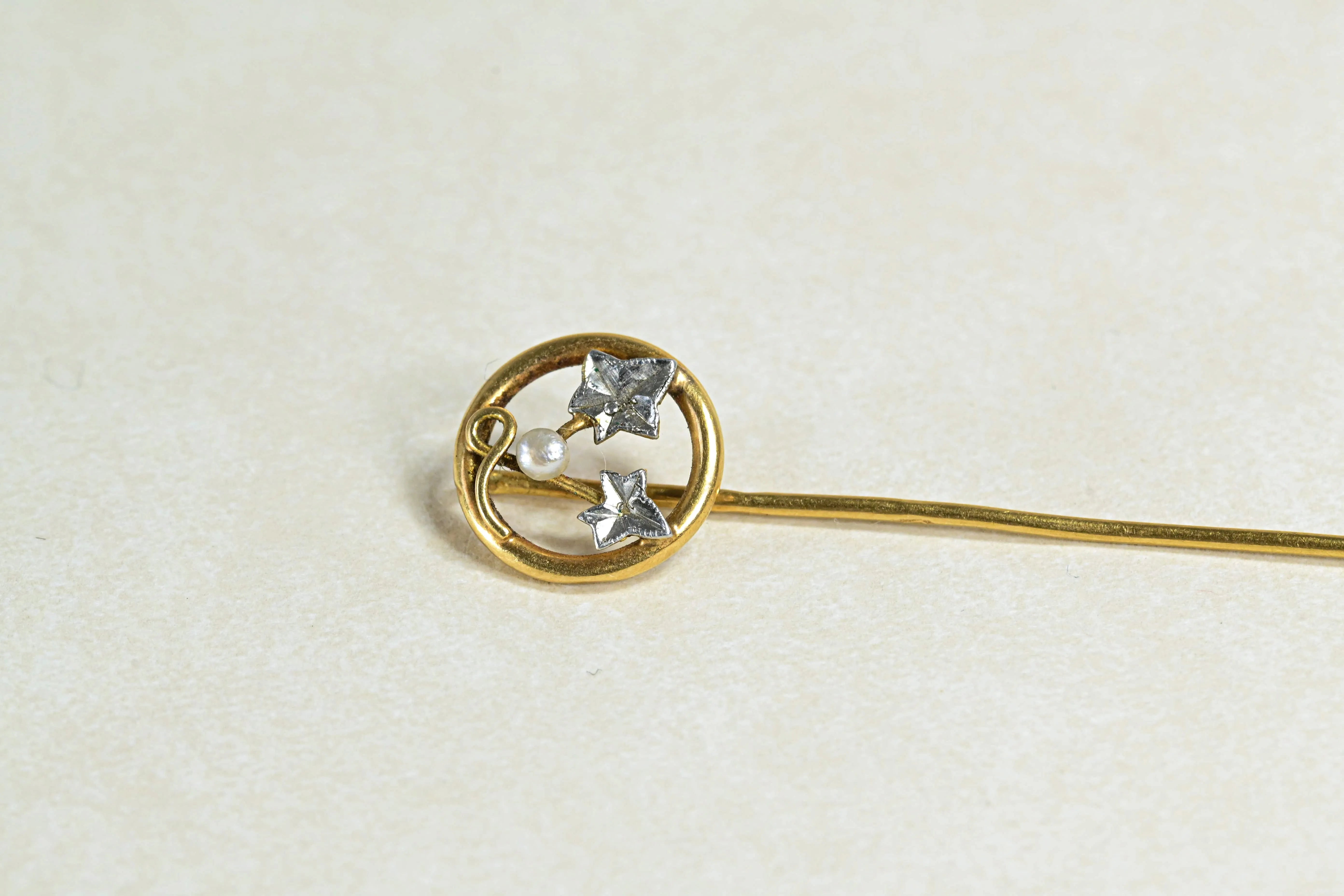 Alfiler de Cabello Antiguo con perlas.