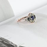 Bague Vintage avec Saphir et Six Diamants en Or Rose 9K