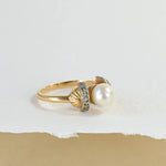 Anillo antiguo de perlas y diamantes.