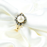 Bague en or jaune 14k avec perle Akoya et 10 diamants