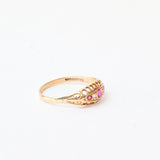 Ring mit Diamanten und Rubinen.