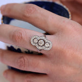 Art Deco Ring mit 3 zentralen Diamanten und 22 Diamanten