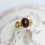 Vintage garnet ring in yellow gold from the 80s