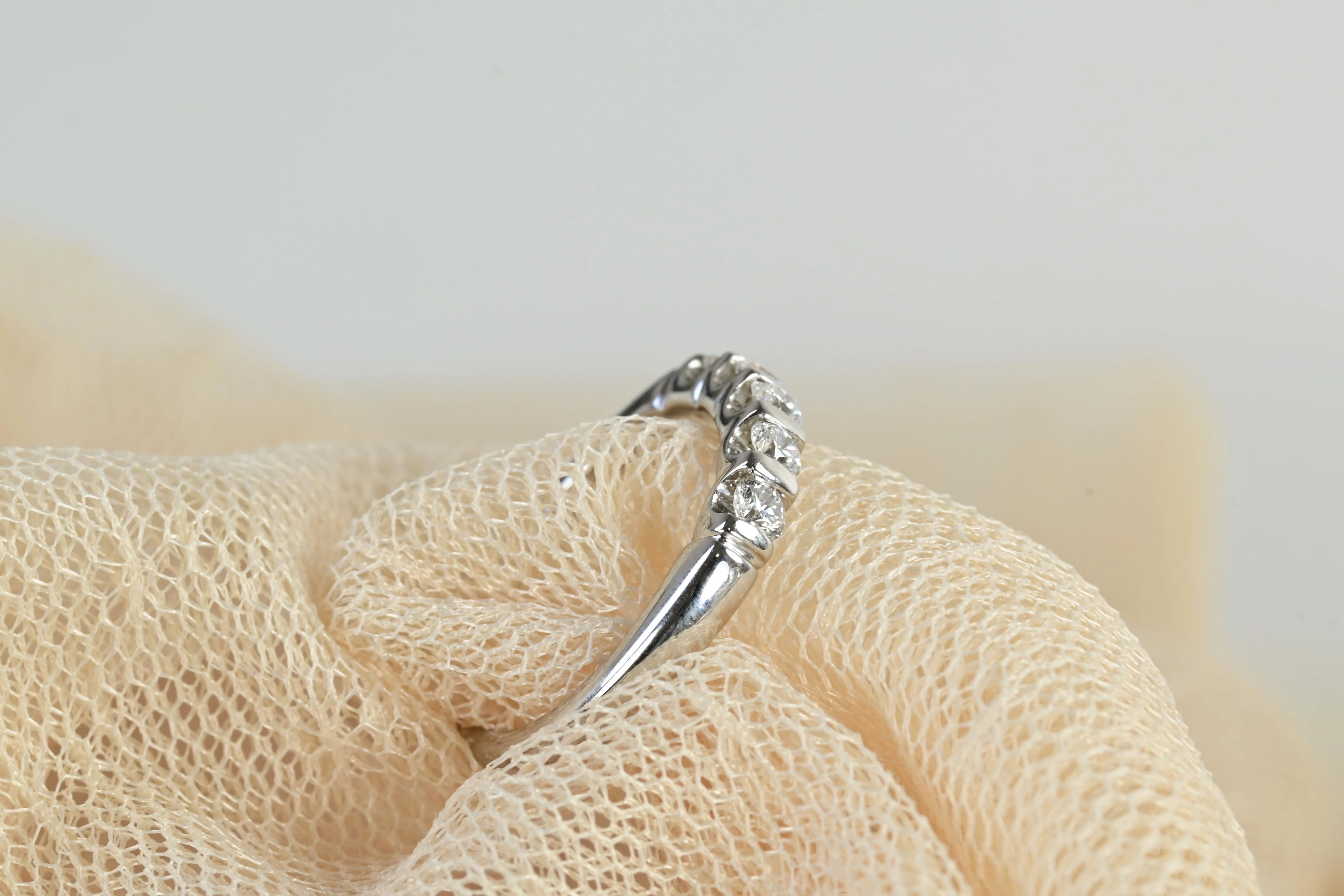 Natural Diamonds vs Lab-Grown Diamonds: Understanding the Real Differences