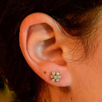 Pendientes vintage en forma de flor con diamantes talla brillante en oro blanco de 18K