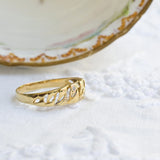 Vintage yellow gold ring with diamonds