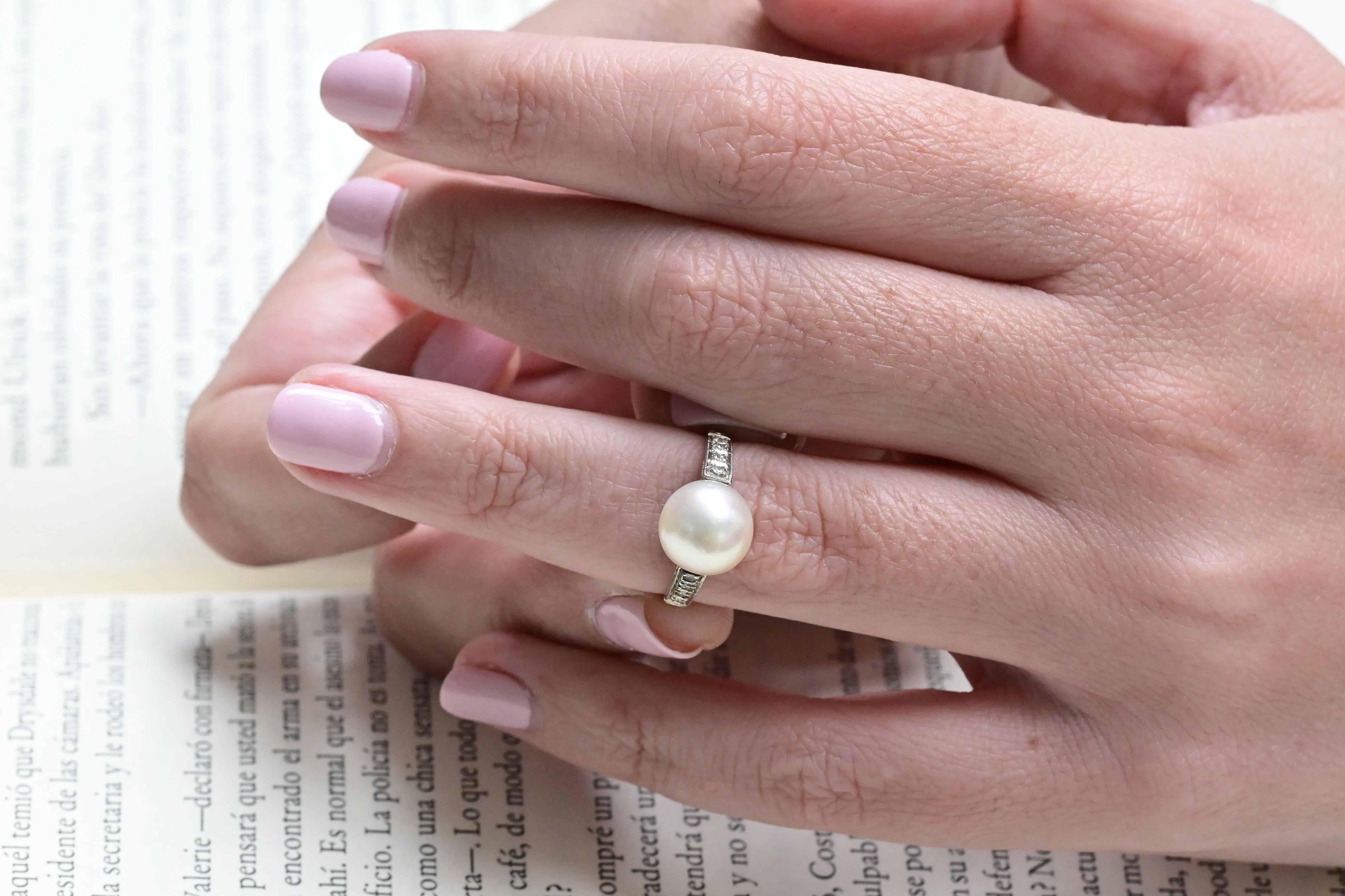 Anillo Art Déco de Perla y Diamantes