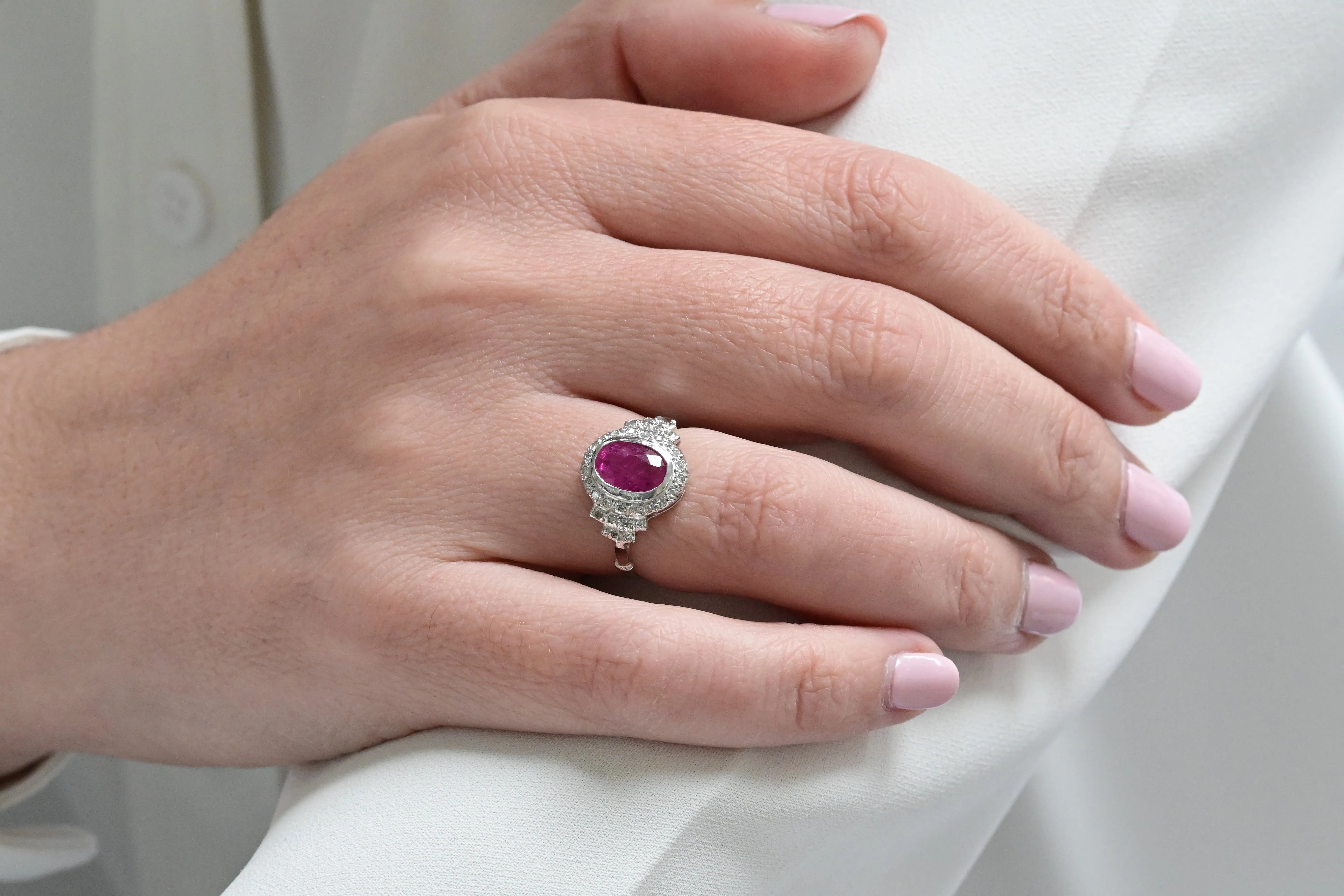 Bague rosace vintage rubis et diamants
