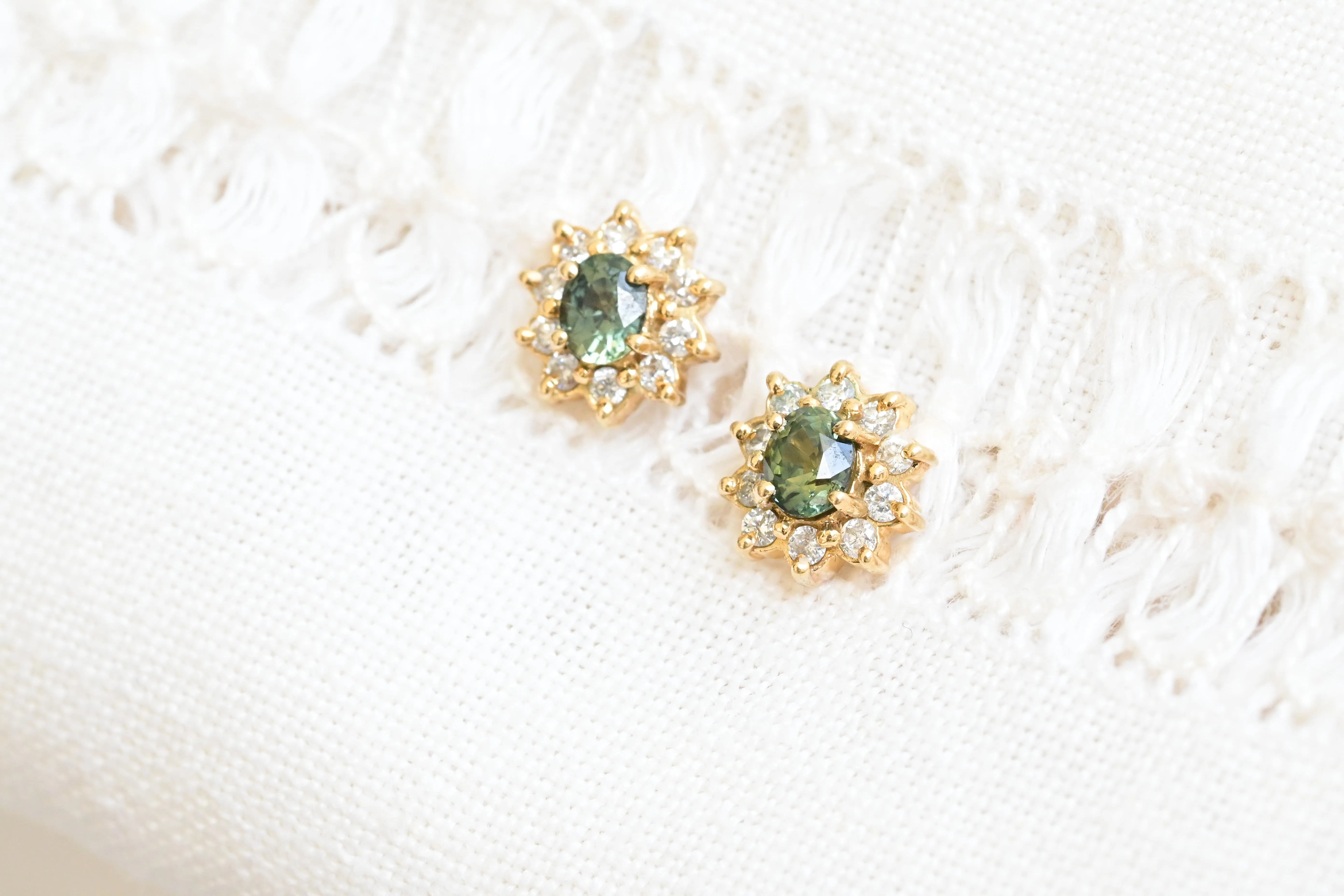 Vintage green sapphire and diamonds earrings