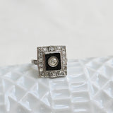 Art-Déco-Ring aus Onyx und Diamanten in Quadratform