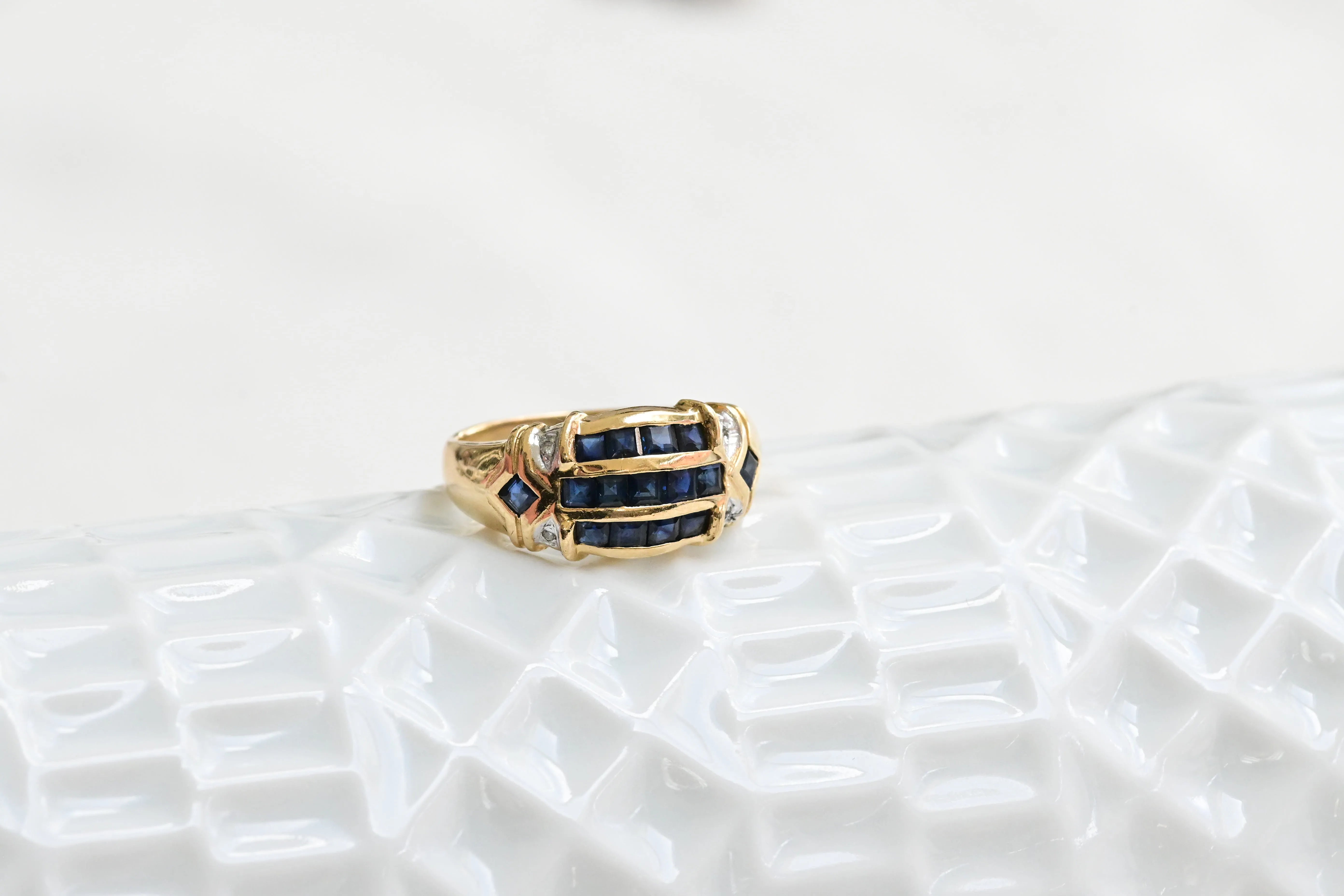 Vintage mid century diamond and sapphire ring