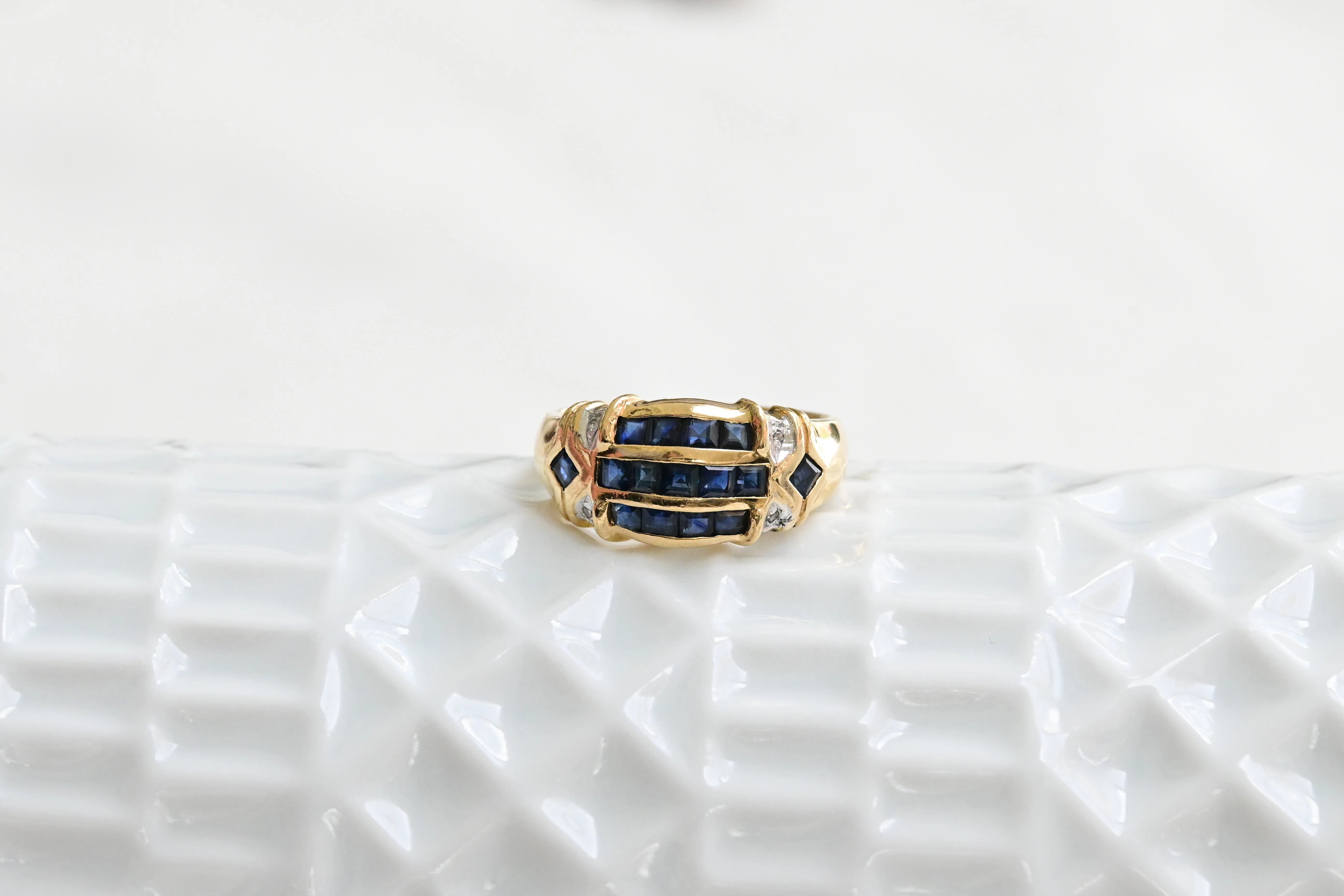 Vintage mid century diamond and sapphire ring