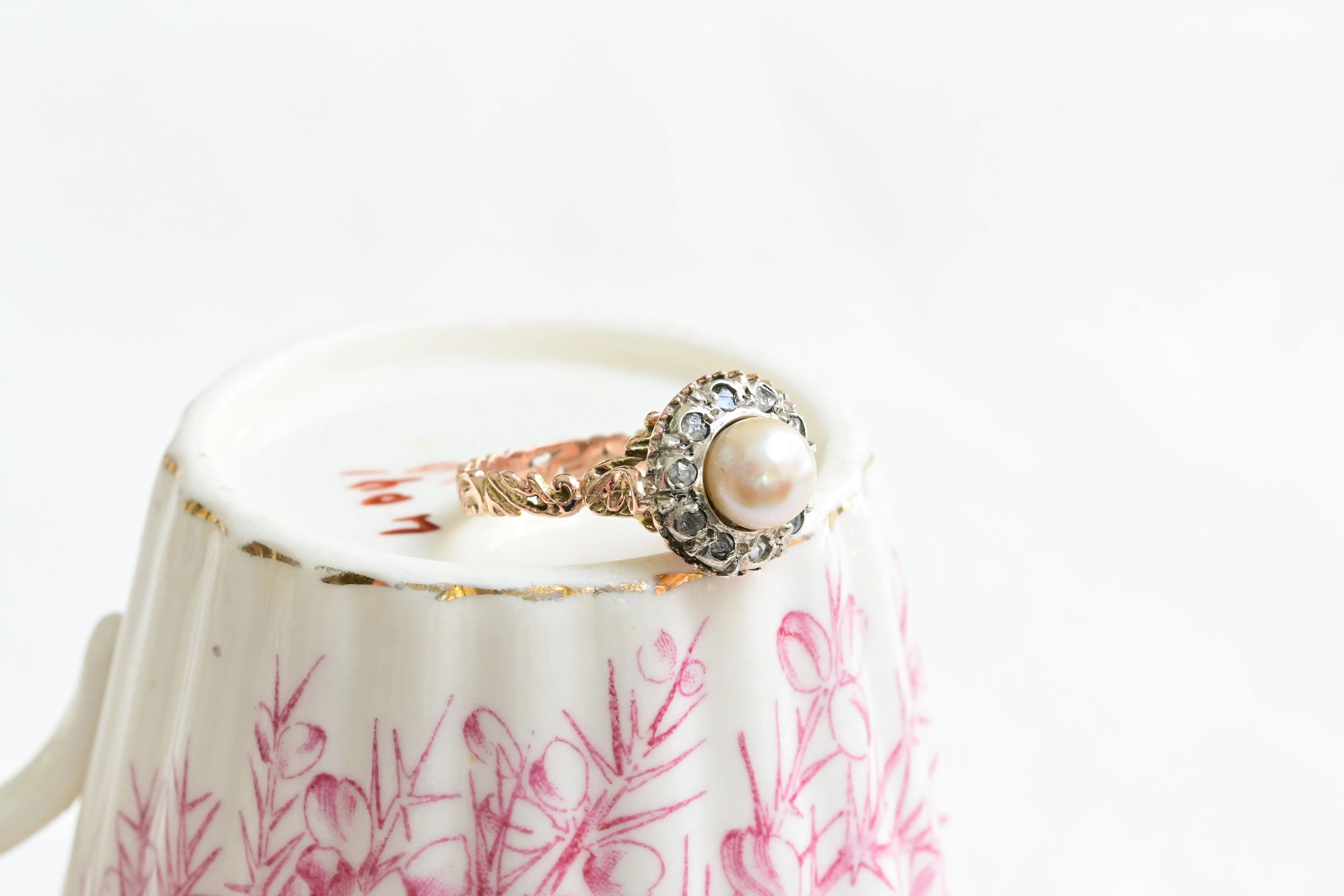 Art nouveau pearl rosette ring
