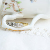 Anillo Vintage de Cinco Diamantes