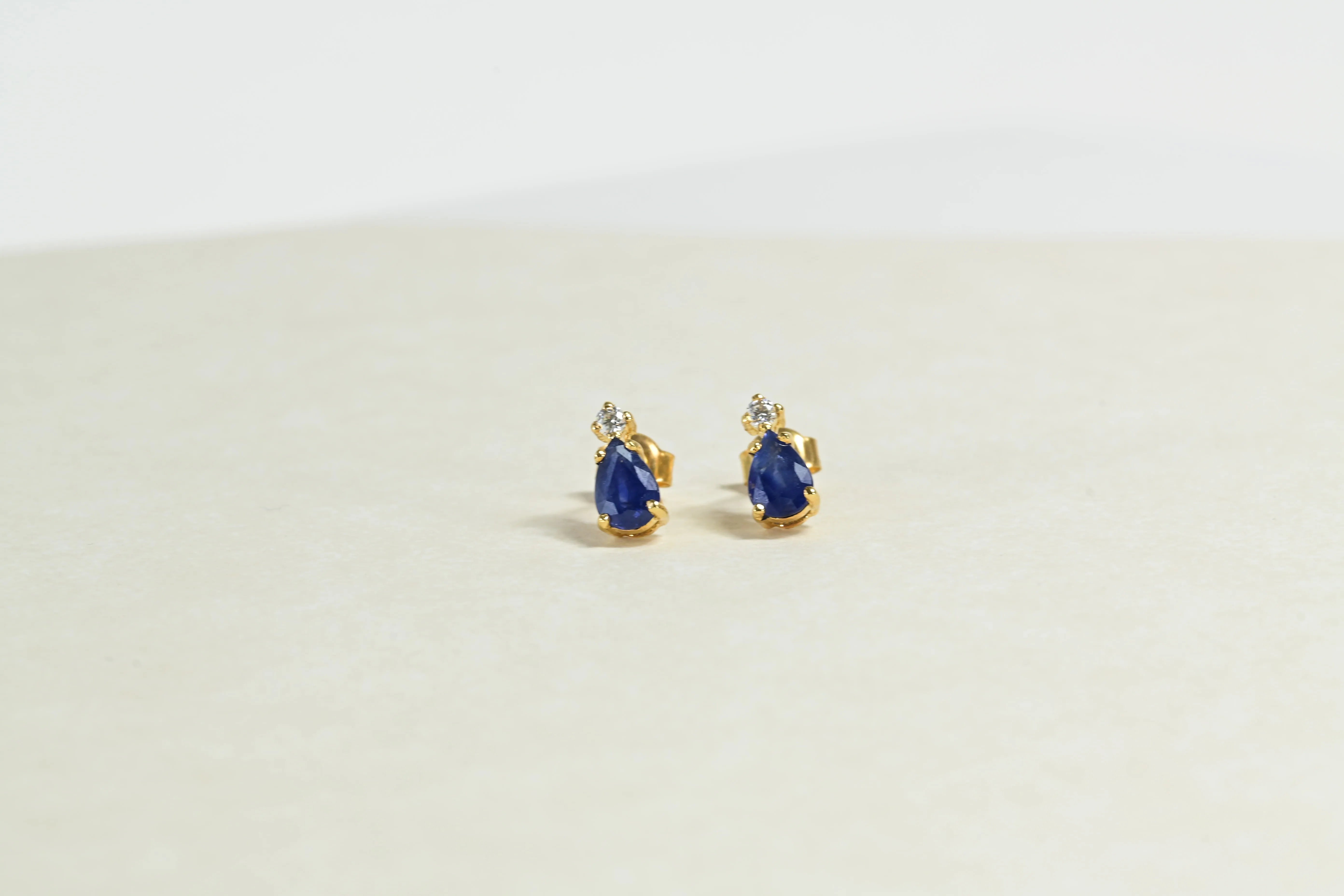 Vintage pendant drop earrings