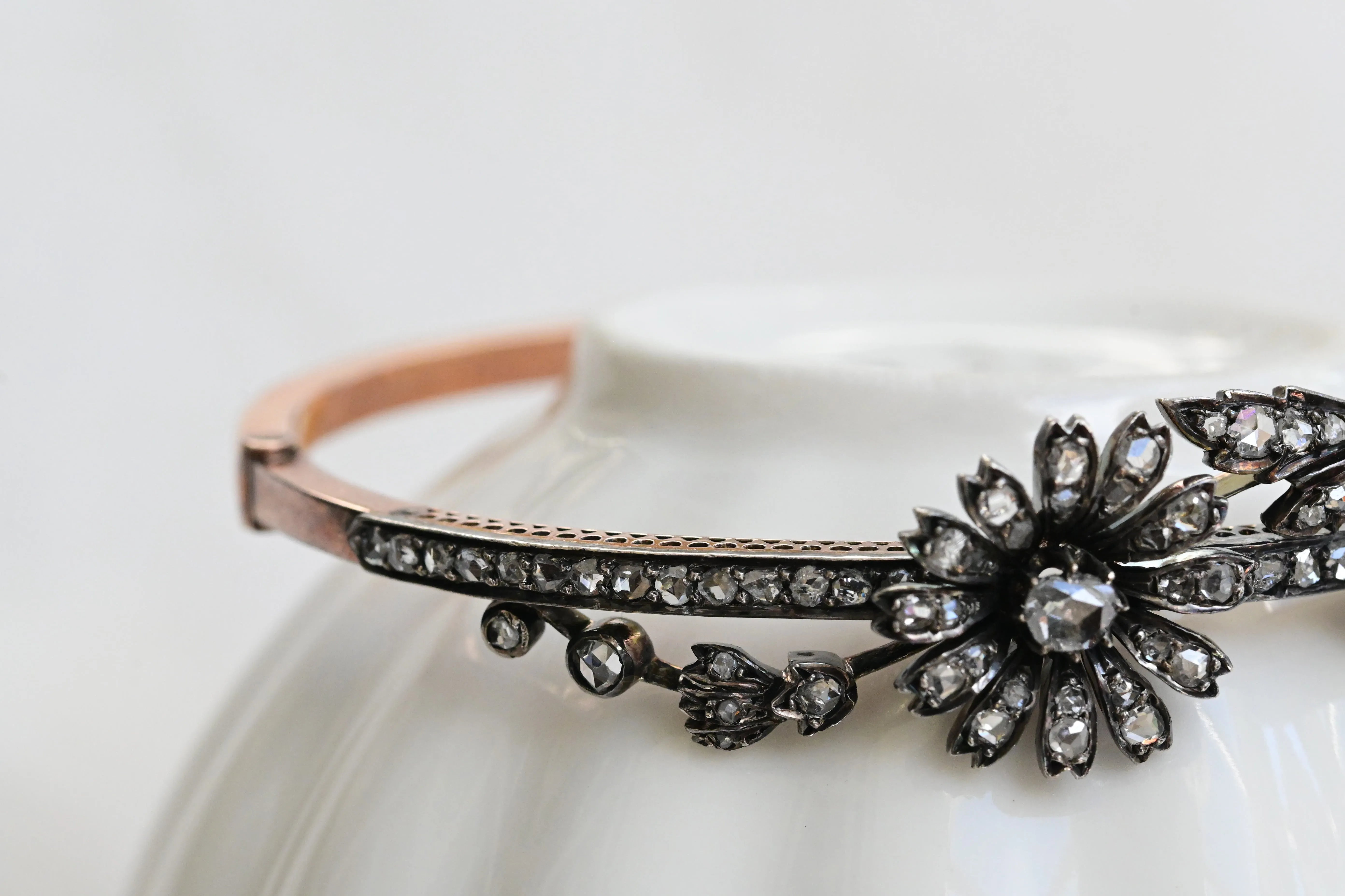 Art nouveau flower bracelet