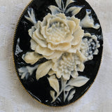 Floral camafeo brooch