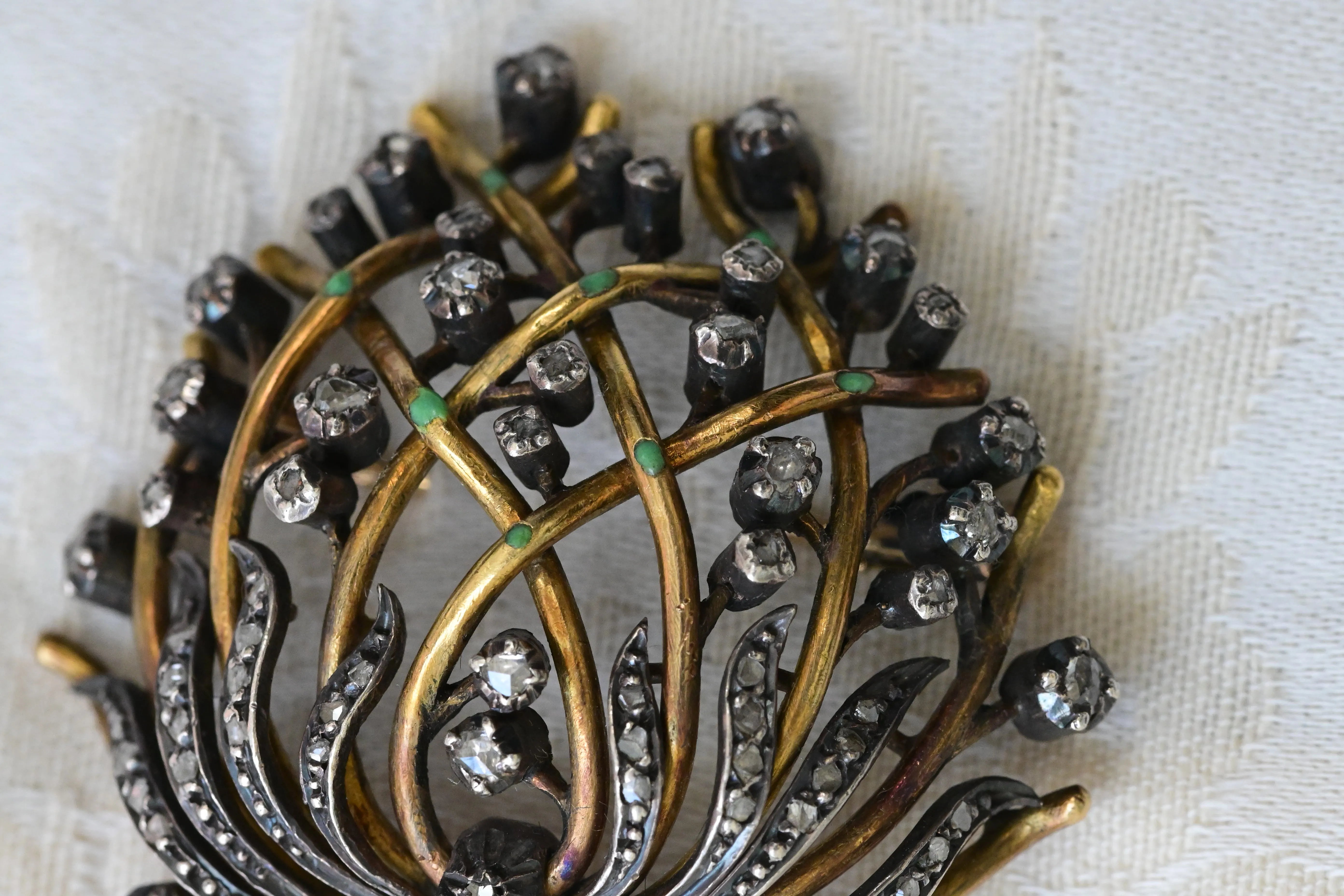 Art nouveau brooch