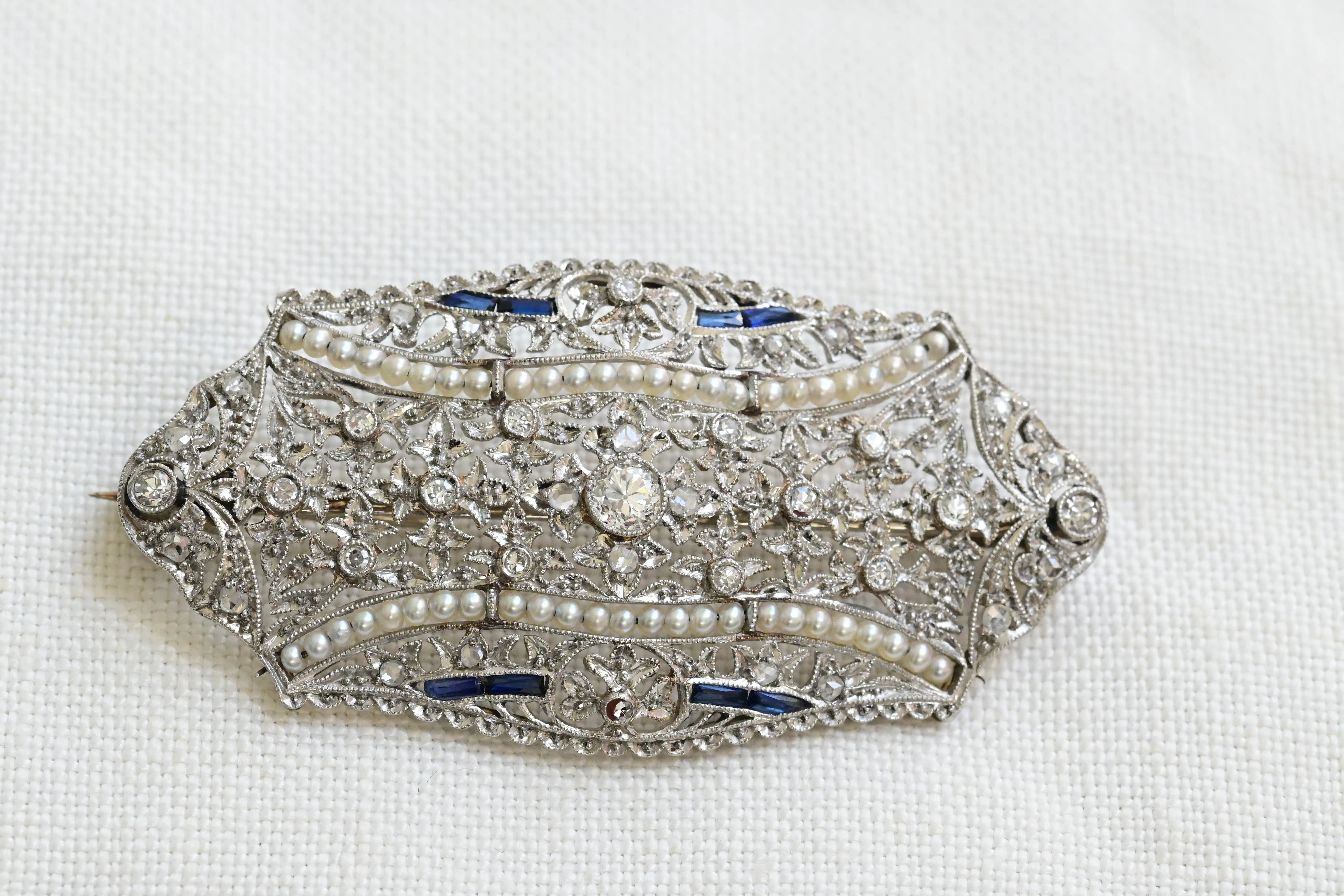 Art deco geometricc brooch
