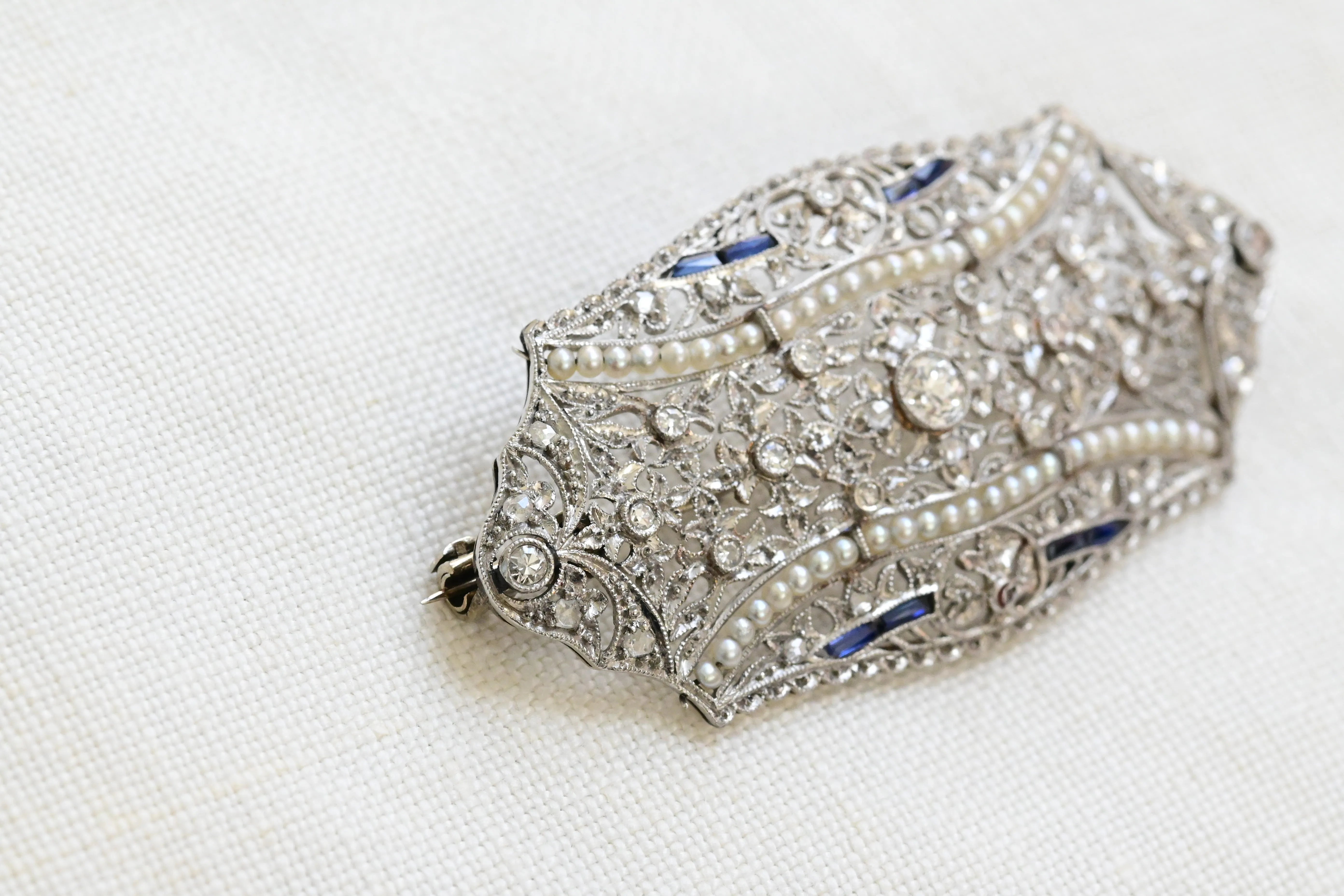 Art deco geometricc brooch