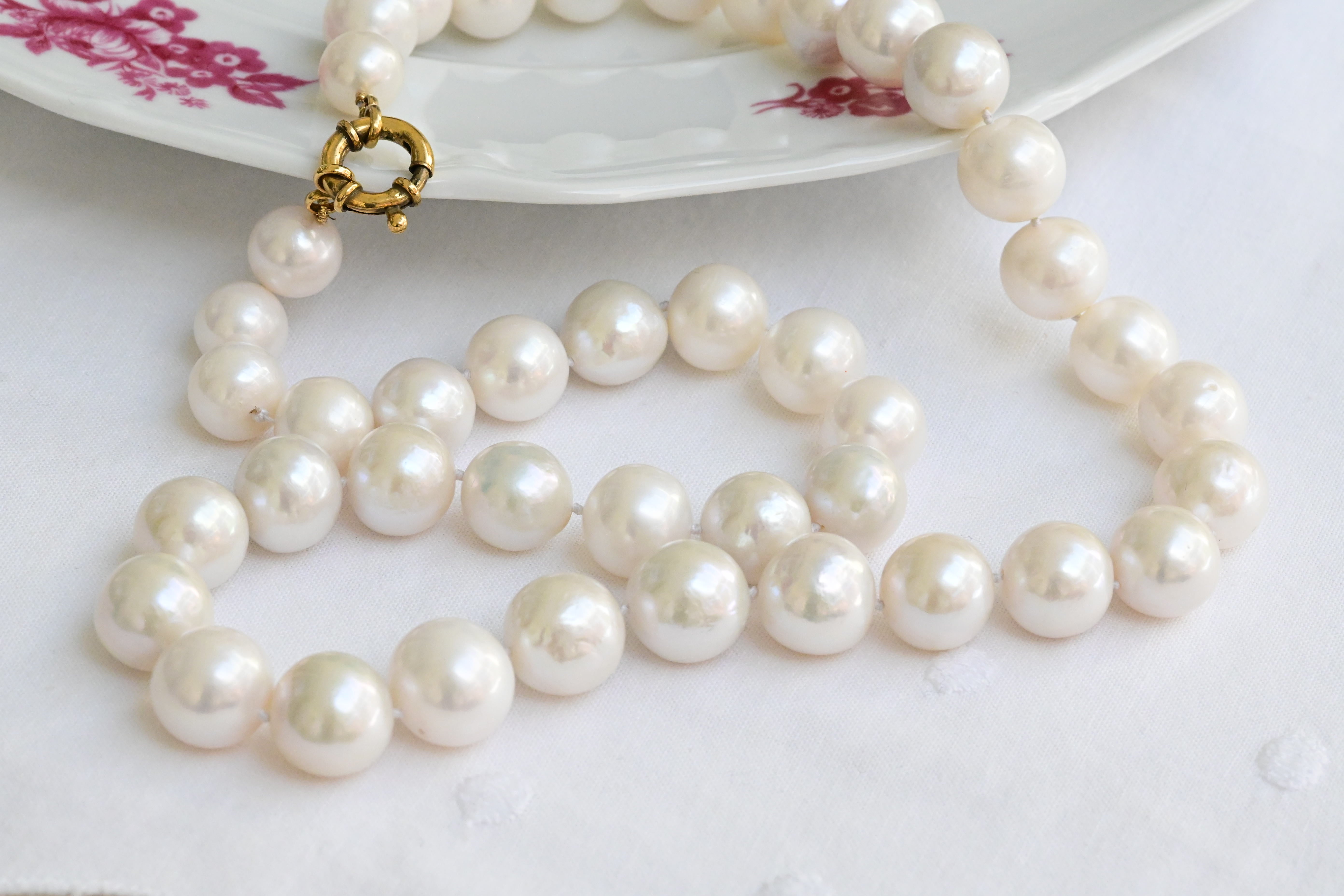 Vintage pearl necklace