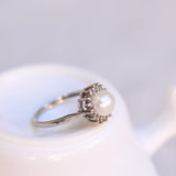 Solitaire pearl ring