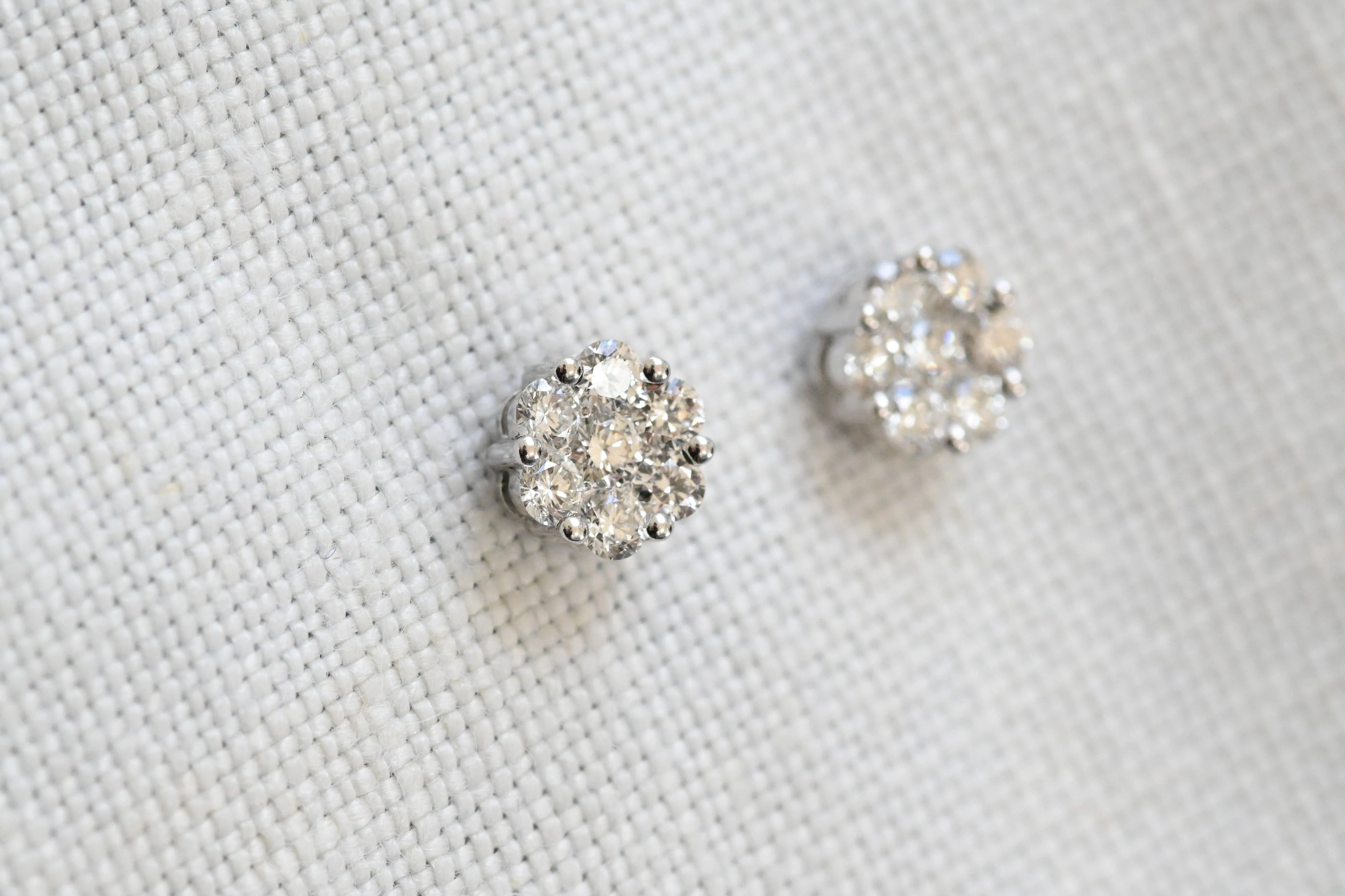 Vintage stud flower earrings