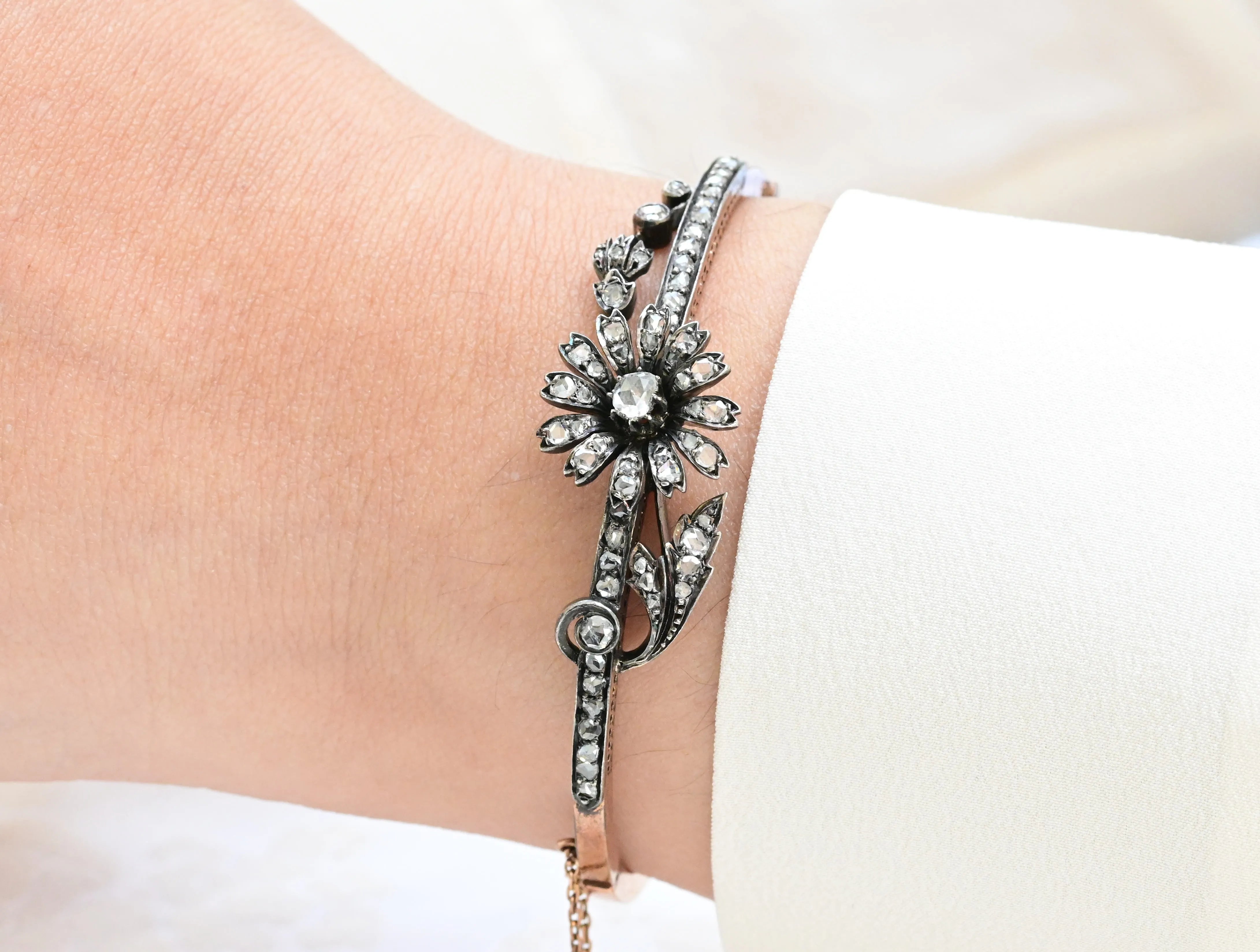 Art nouveau flower bracelet