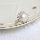 Vintage ring, with central Mabe pearl and diamonds