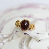 Vintage garnet ring in yellow gold from the 80s