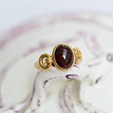 Vintage garnet ring in yellow gold from the 80s