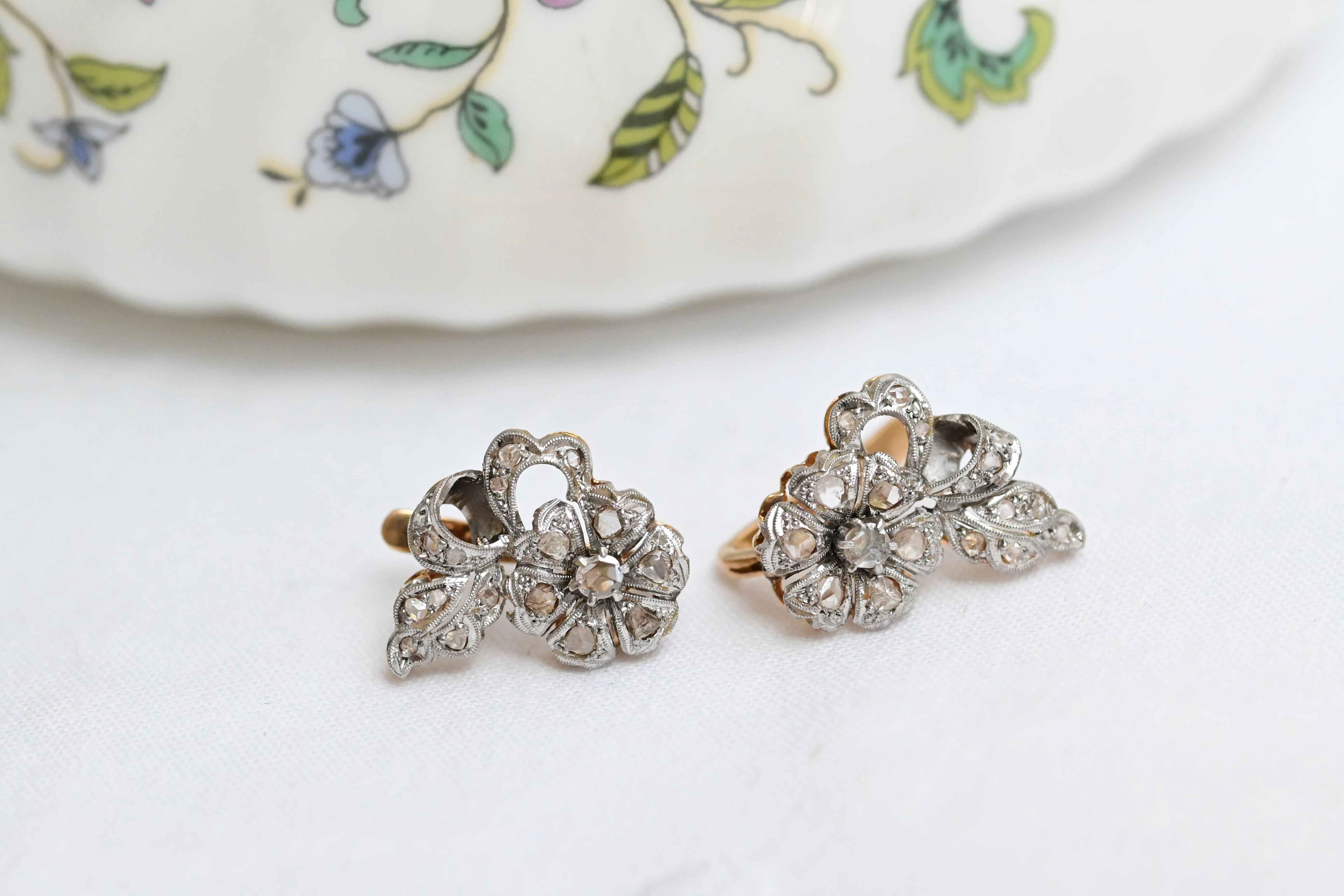 Art nouveau floral earrings