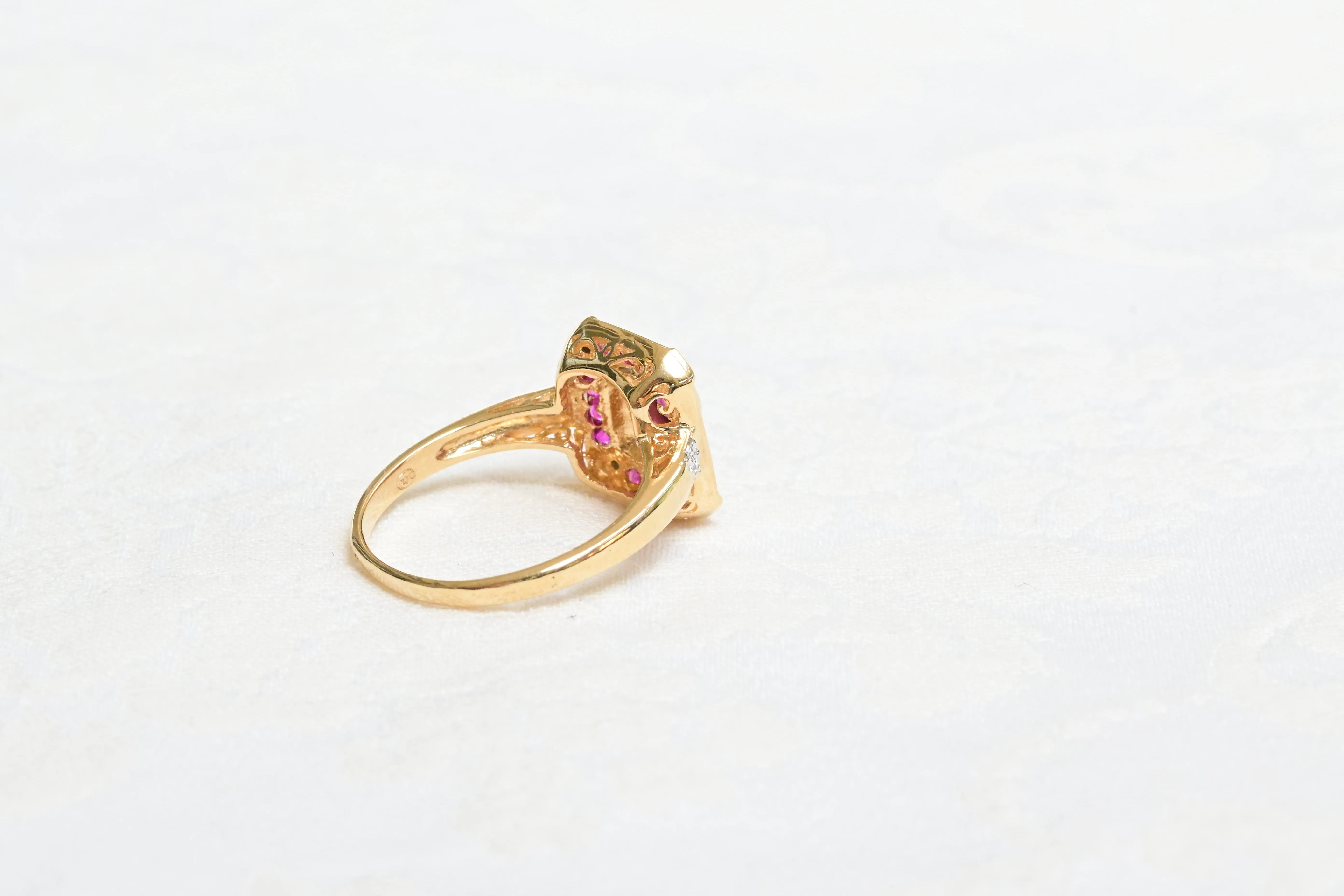 Geometric ruby ring – MOIRA